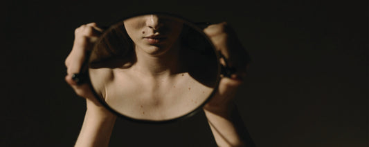 L'art du minimalisme : Les 3 étapes indispensables de votre routine skincare